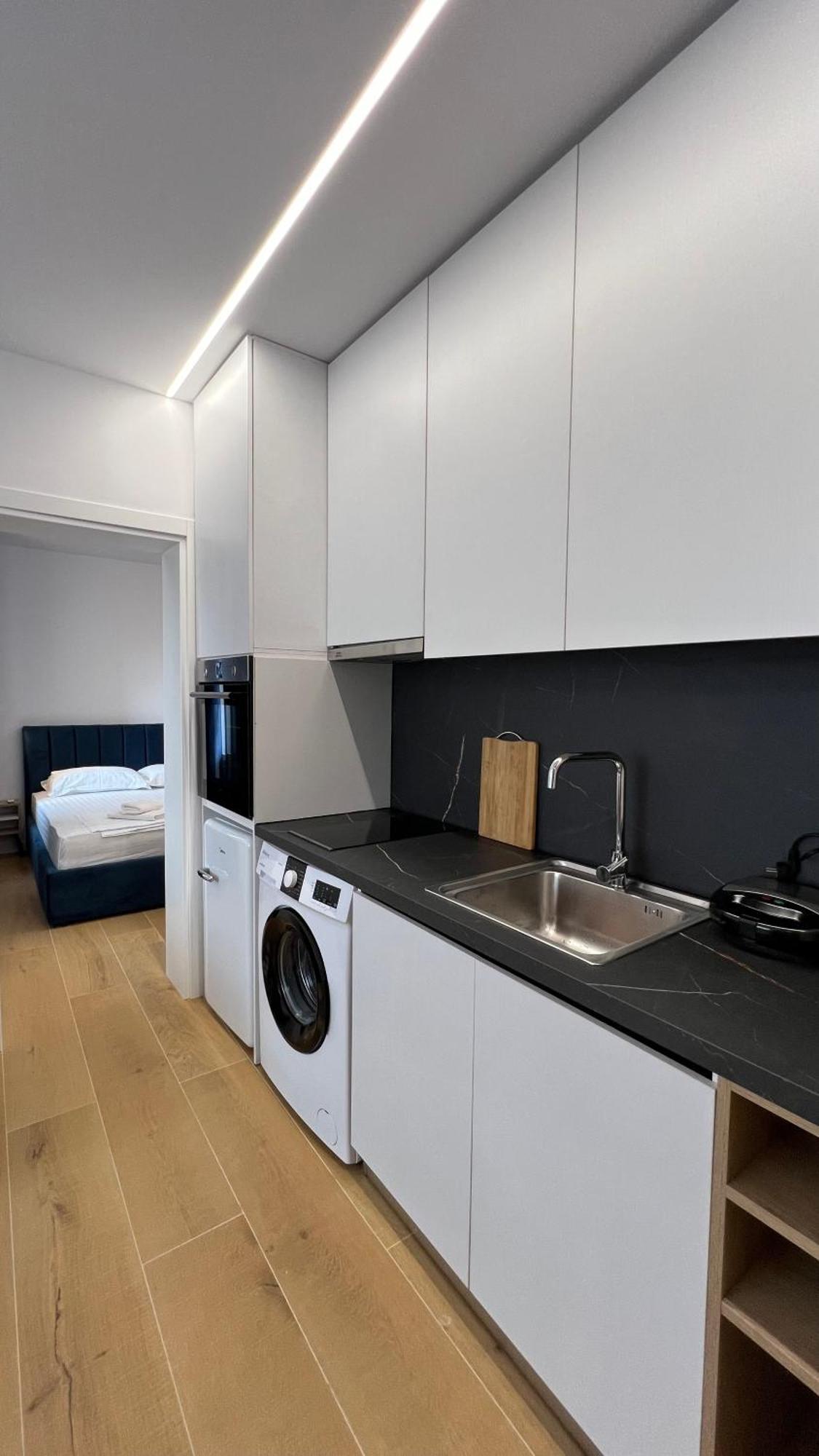 Tirana Central Apartments Bagian luar foto