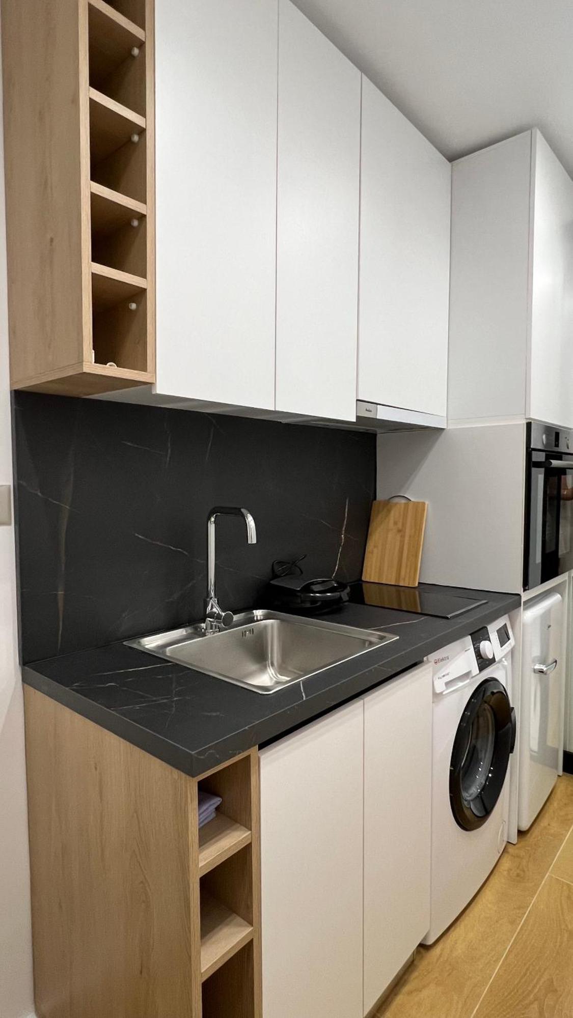 Tirana Central Apartments Bagian luar foto